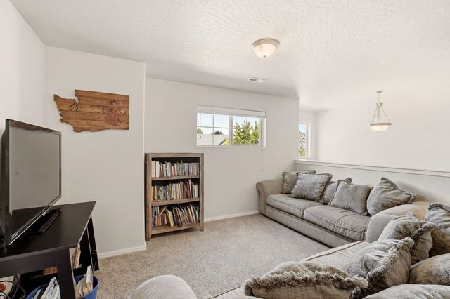 1309 S McMillan Rd, Greenacres, WA 99016