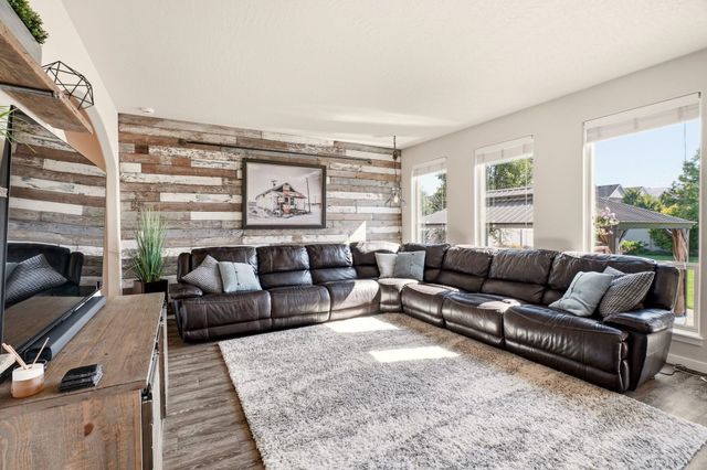 1309 S McMillan Rd, Greenacres, WA 99016