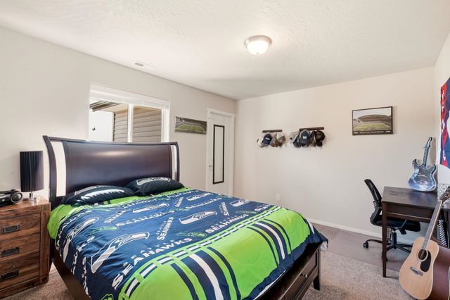 1309 S McMillan Rd, Greenacres, WA 99016