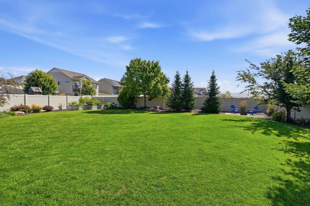 1309 S McMillan Rd, Greenacres, WA 99016