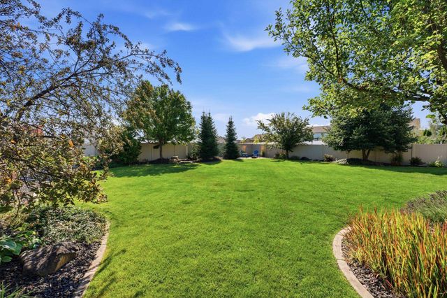 1309 S McMillan Rd, Greenacres, WA 99016