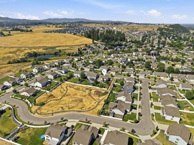1309 S McMillan Rd, Greenacres, WA 99016