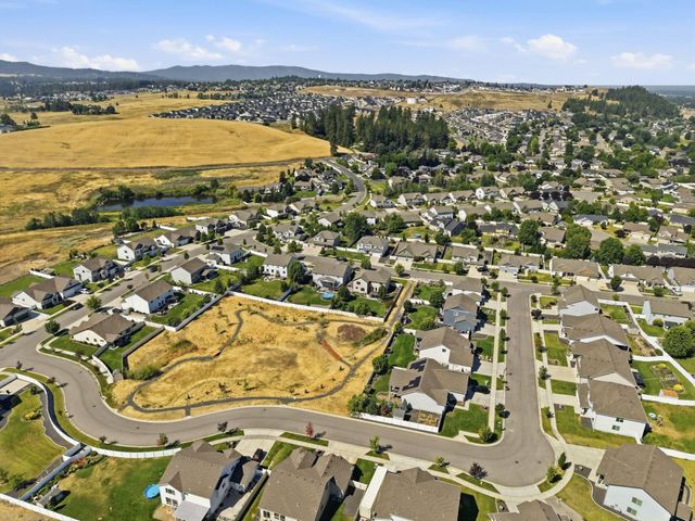 1309 S McMillan Rd, Greenacres, WA 99016