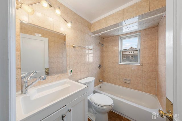 203 S Washington Avenue S, Dunellen, NJ 08812