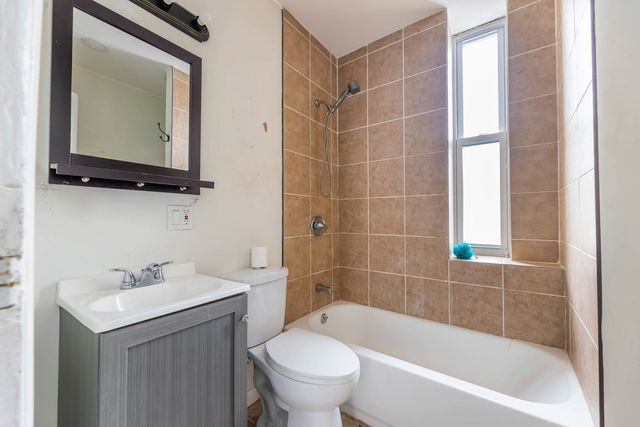 3651 S Wood Street, Chicago, IL 60609