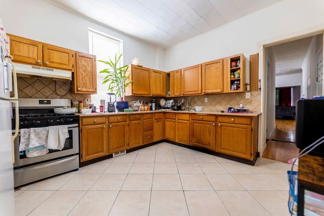 3651 S Wood Street, Chicago, IL 60609