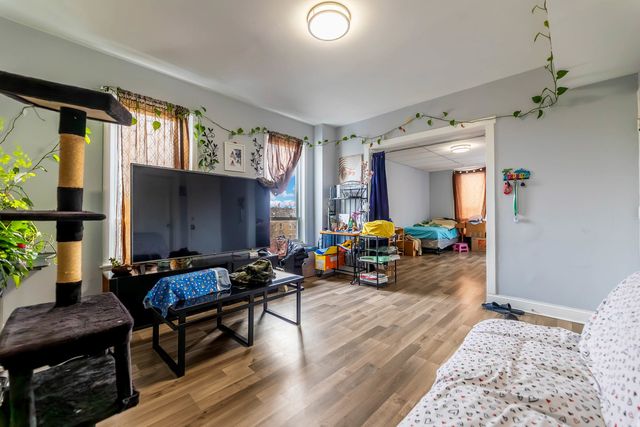 3651 S Wood Street, Chicago, IL 60609