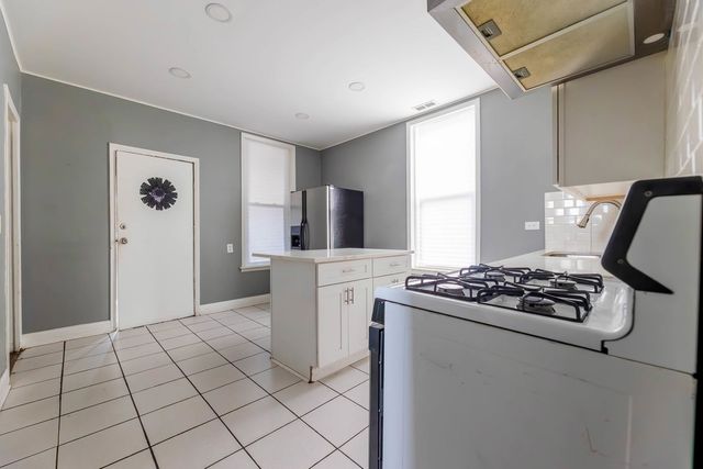 3651 S Wood Street, Chicago, IL 60609