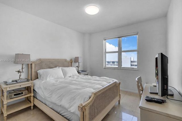 7900 Harbor Island Dr 1126, North Bay Village, FL 33141