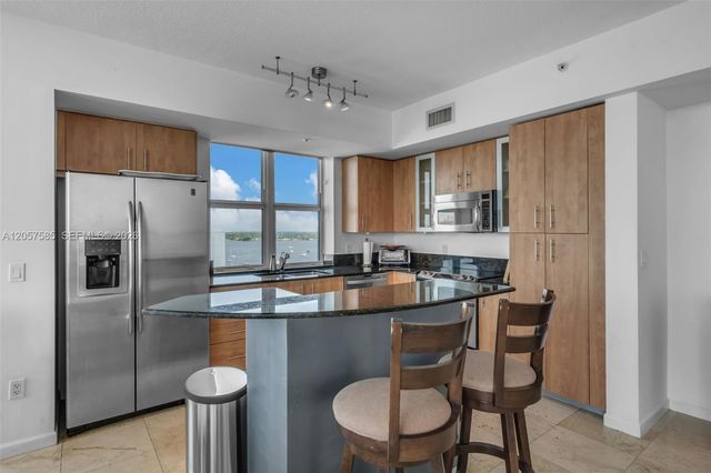 7900 Harbor Island Dr 1126, North Bay Village, FL 33141