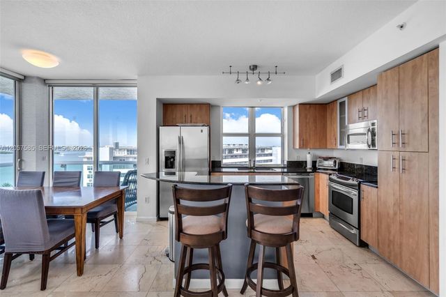 7900 Harbor Island Dr 1126, North Bay Village, FL 33141