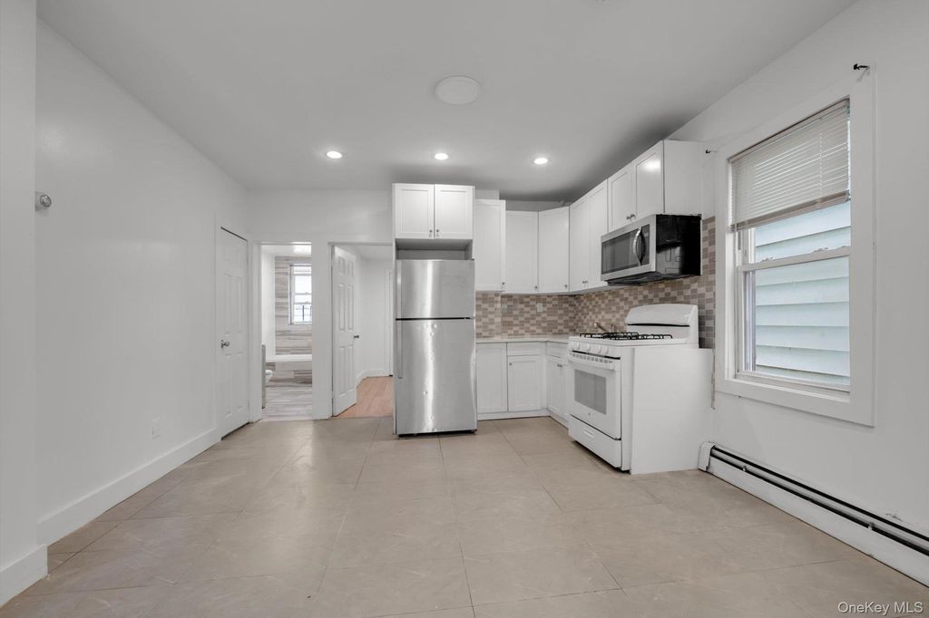 32-46 105 St, Corona, NY 11369 — photo 3
