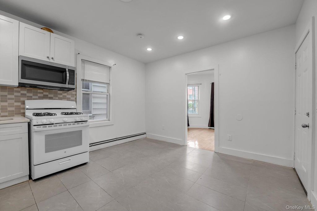 32-46 105 St, Corona, NY 11369 — photo 4
