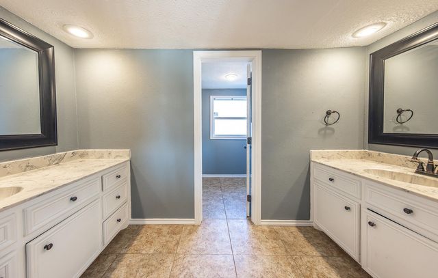 304 Cactus Drive, Levelland, TX 79336