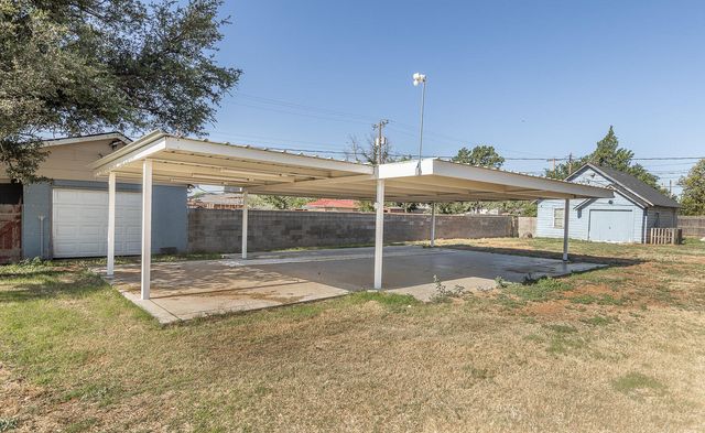 304 Cactus Drive, Levelland, TX 79336