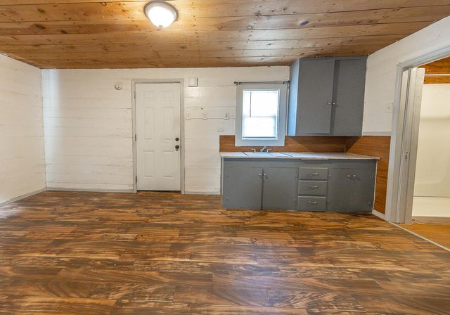 304 Cactus Drive, Levelland, TX 79336