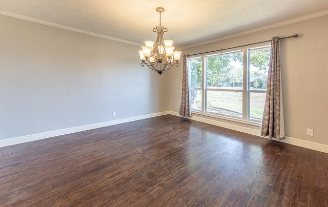 304 Cactus Drive, Levelland, TX 79336