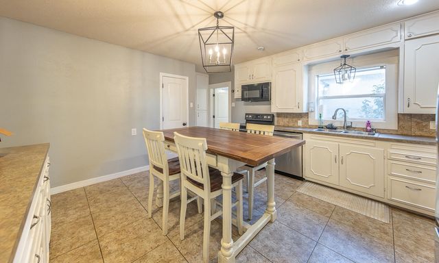 304 Cactus Drive, Levelland, TX 79336