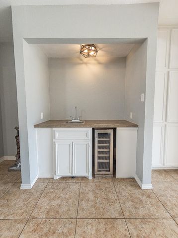 304 Cactus Drive, Levelland, TX 79336