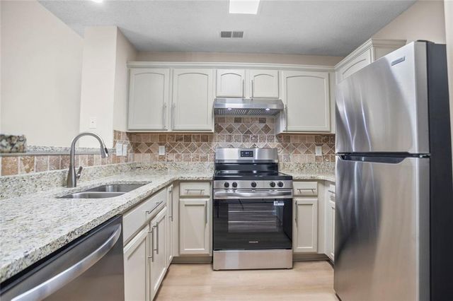 184 Darby's Crossing Court, Hiram, GA 30141