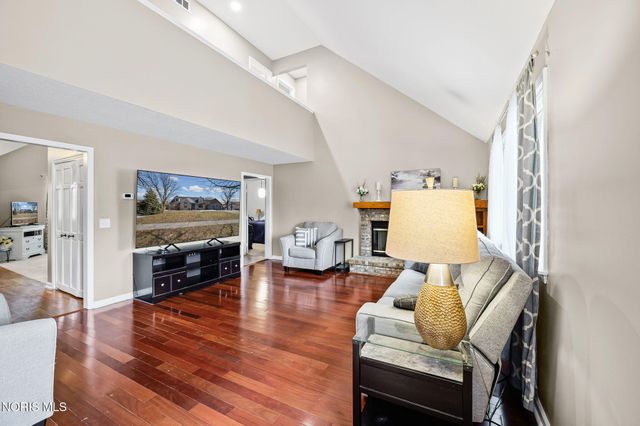 827 Abbey Lane, Findlay, OH 45840