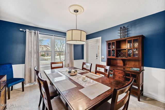 827 Abbey Lane, Findlay, OH 45840