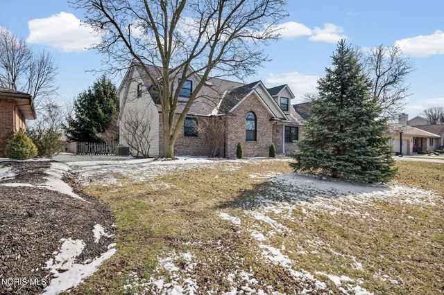 827 Abbey Lane, Findlay, OH 45840