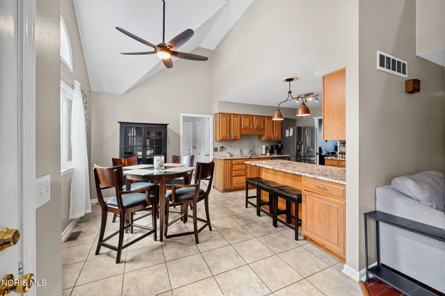 827 Abbey Lane, Findlay, OH 45840