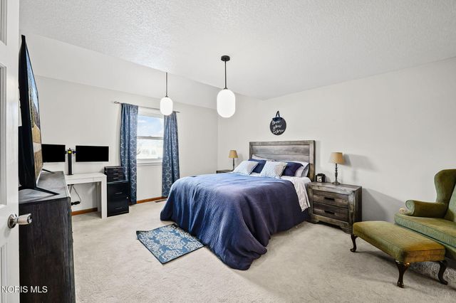 827 Abbey Lane, Findlay, OH 45840