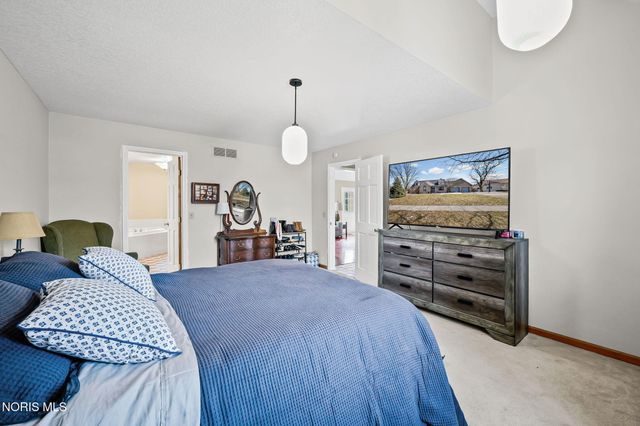 827 Abbey Lane, Findlay, OH 45840