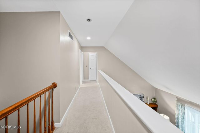 827 Abbey Lane, Findlay, OH 45840