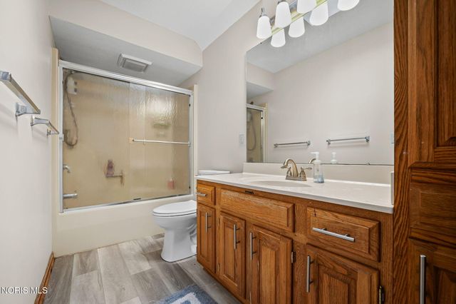 827 Abbey Lane, Findlay, OH 45840