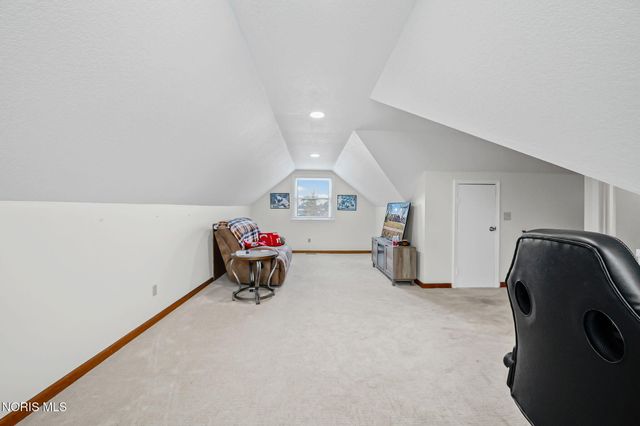 827 Abbey Lane, Findlay, OH 45840