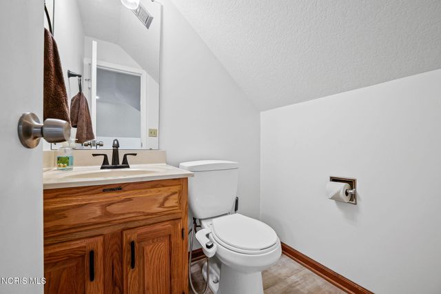 827 Abbey Lane, Findlay, OH 45840