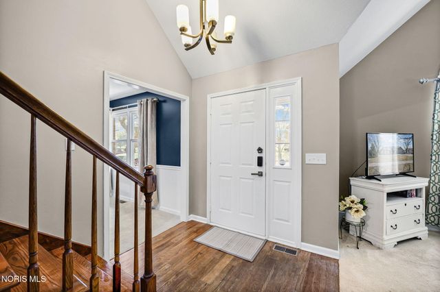 827 Abbey Lane, Findlay, OH 45840