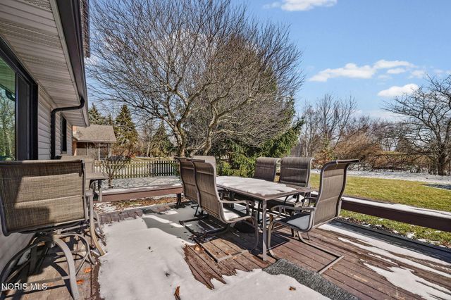 827 Abbey Lane, Findlay, OH 45840