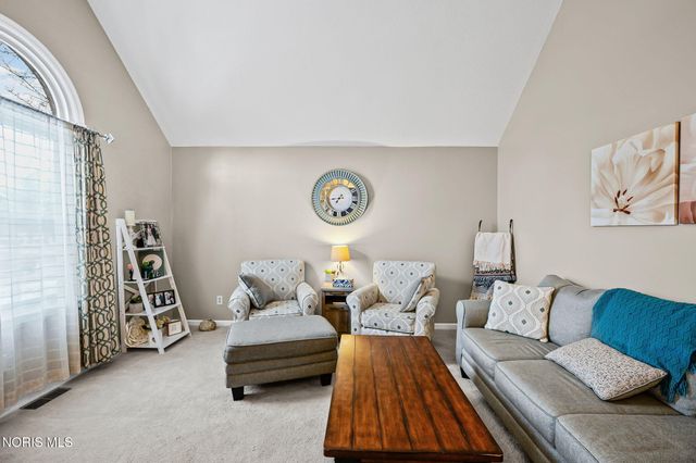 827 Abbey Lane, Findlay, OH 45840