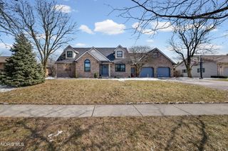 827 Abbey Lane, Findlay, OH 45840