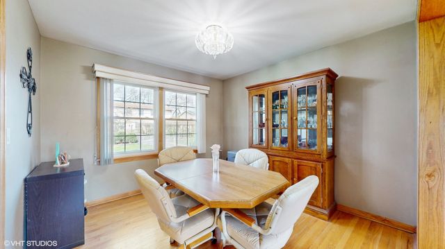 1416 S Robert Drive, Mount Prospect, IL 60056