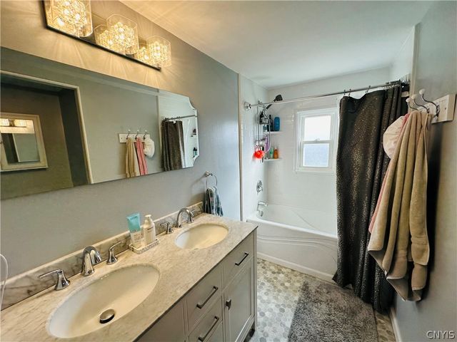 12 Johnston, Seneca Falls, NY 13148