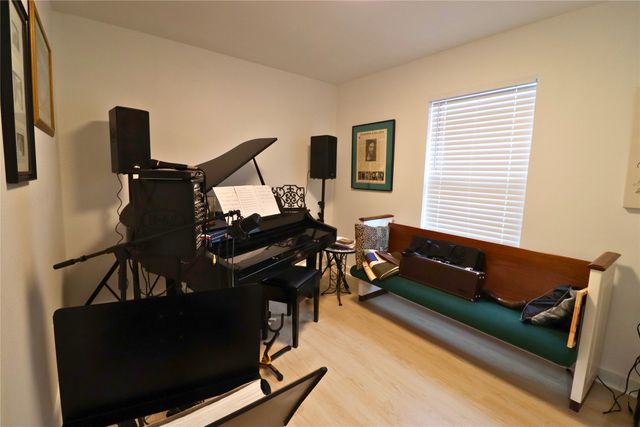 309 Thomas Street, Terrell, TX 75160