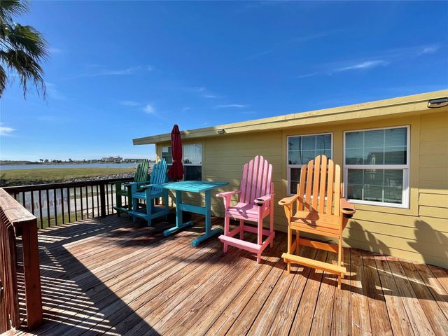 308 Parkview Road, Surfside Beach, TX 77541