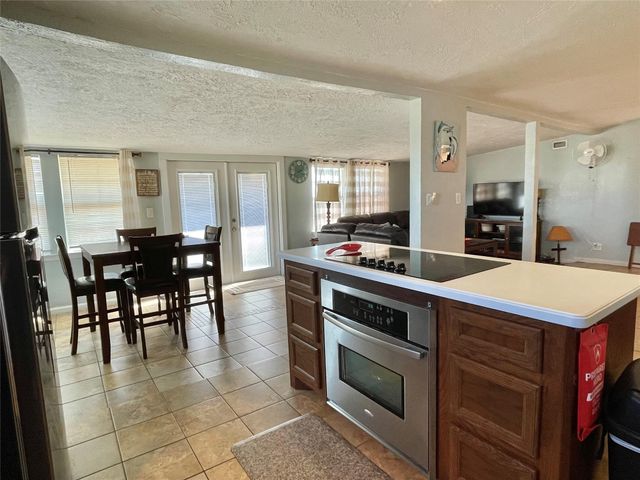 308 Parkview Road, Surfside Beach, TX 77541