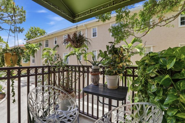 135 W Indian Crossing Circle, Jupiter, FL 33458