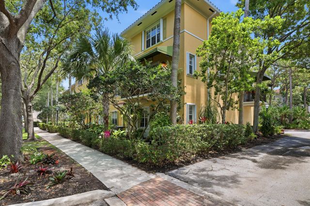 135 W Indian Crossing Circle, Jupiter, FL 33458