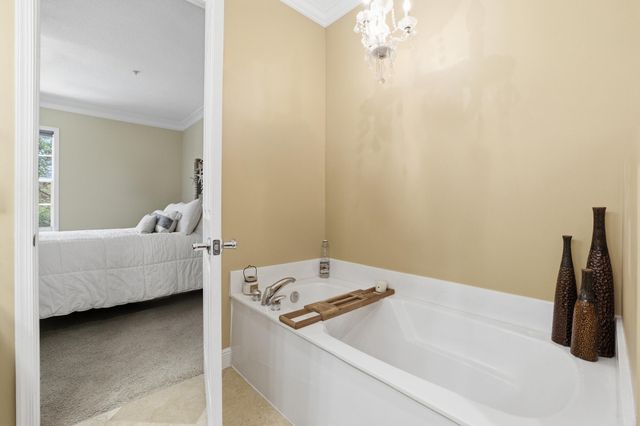 135 W Indian Crossing Circle, Jupiter, FL 33458