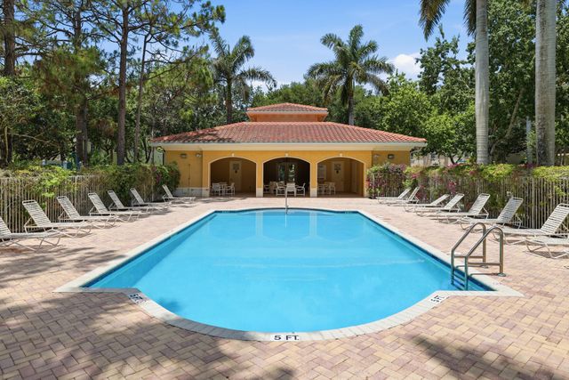 135 W Indian Crossing Circle, Jupiter, FL 33458