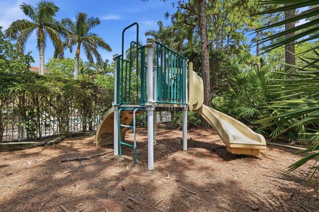 135 W Indian Crossing Circle, Jupiter, FL 33458
