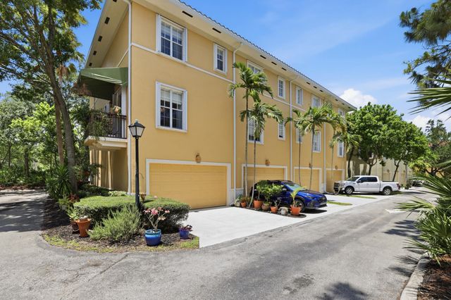 135 W Indian Crossing Circle, Jupiter, FL 33458