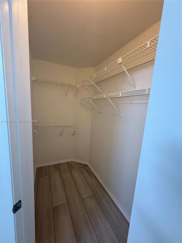 4847 Via Palm Lks 1007, West Palm Beach, FL 33417